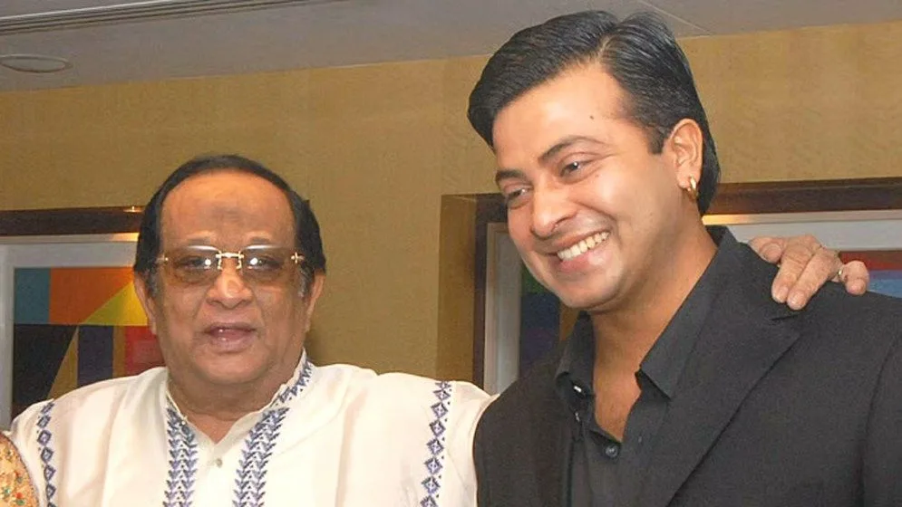 ৫০ বছর আগে রাজ্জাক, এরপর শাকিব—একই নামে দুই তারকার কোন সিনেমা