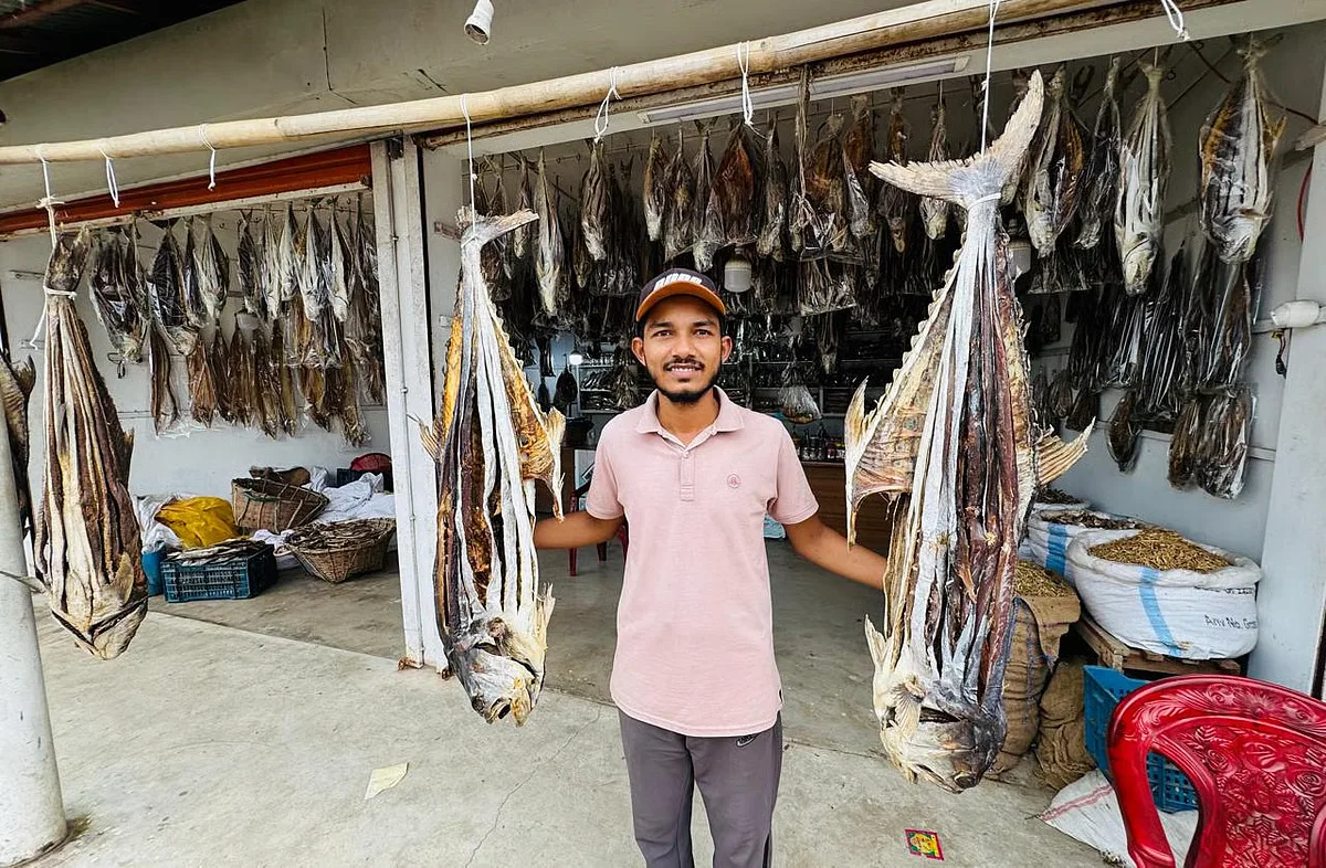 কক্সবাজারে ৫ কোটি টাকার শুঁটকি নিয়ে কেন বিপাকে বিক্রেতারা