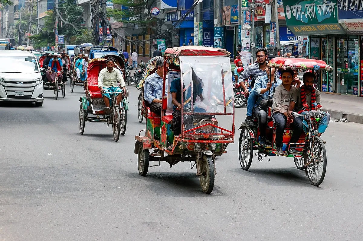 ঢাকা শহরে লাইসেন্সবিহীন ব্যাটারিচালিত রিকশা চলতে পারবে না