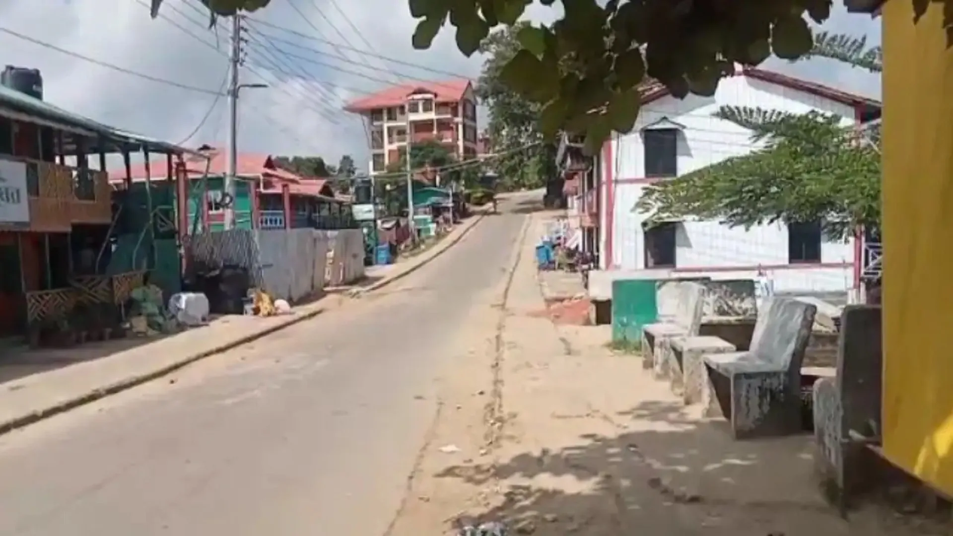 অবরোধে স্থবির সাজেক, সংকট নিরসনে নেই অগ্রগতি