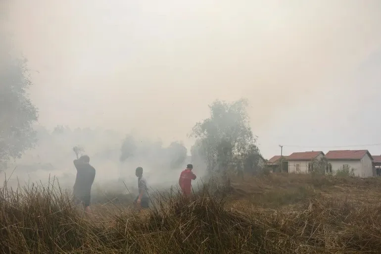 দাবানলের ধোঁয়ায় বিপর্যস্ত ইন্দোনেশিয়া, এক মাসেই মৃত্যু সাড়ে তিন হাজারের বেশি