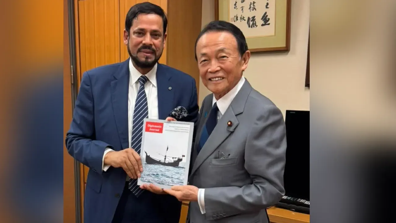 জাপানের সাবেক প্রধানমন্ত্রী তারো আসোর সঙ্গে বিশিষ্ট উদ্যোক্তা মজিবুল হকের সাক্ষাৎ